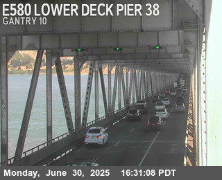 TVR32 -- I-580 : Lower Deck Pier 38