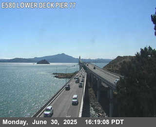 TVR44 -- I-580 : Lower Deck Pier 77