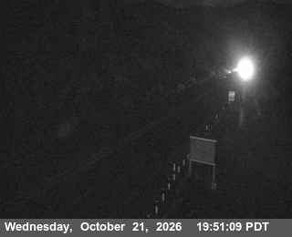 US-101 : North Ridgewood Grade - Looking South (C028)