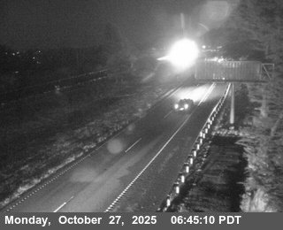 US-101 : South Of SR-299 - Looking North (C004)