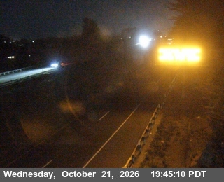 US-101 : South Of SR-299 - Looking North (C004)