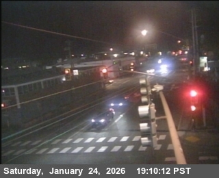 T251N -- SR-13 : E13 AT 7TH ST - Looking North